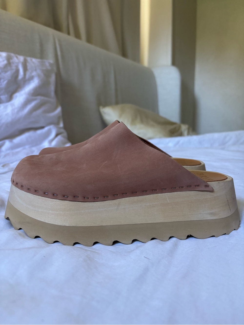 NWOT Bryr Chonk - Whiskey Sz 37